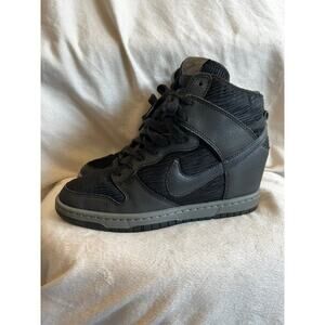size 7 NIKE SKY HI DUNKS black (2015)